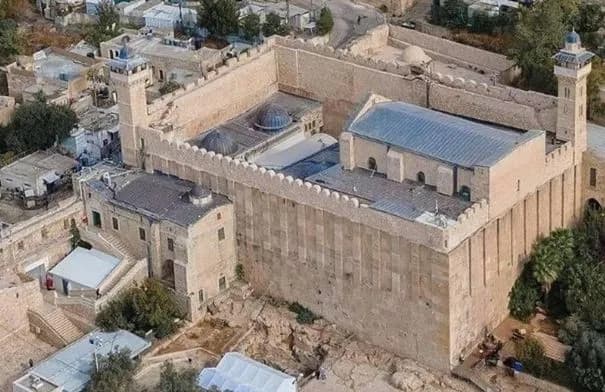 الاحتلال يغلق الحرم الإبراهيمي ويمنع الصلاة فيه بذريعة الأعياد اليهودية