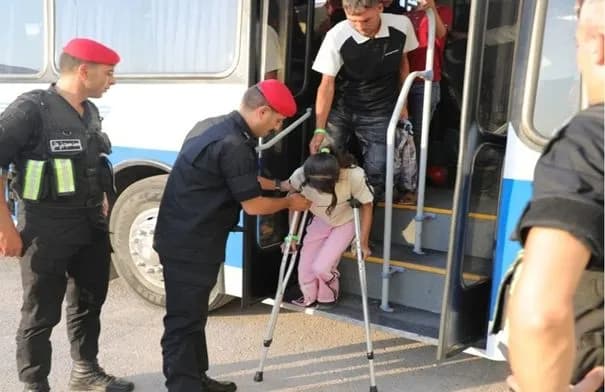 الأردن يُجلي الدفعة الـ30 من أطفال غزة المرضى للعلاج في المملكة