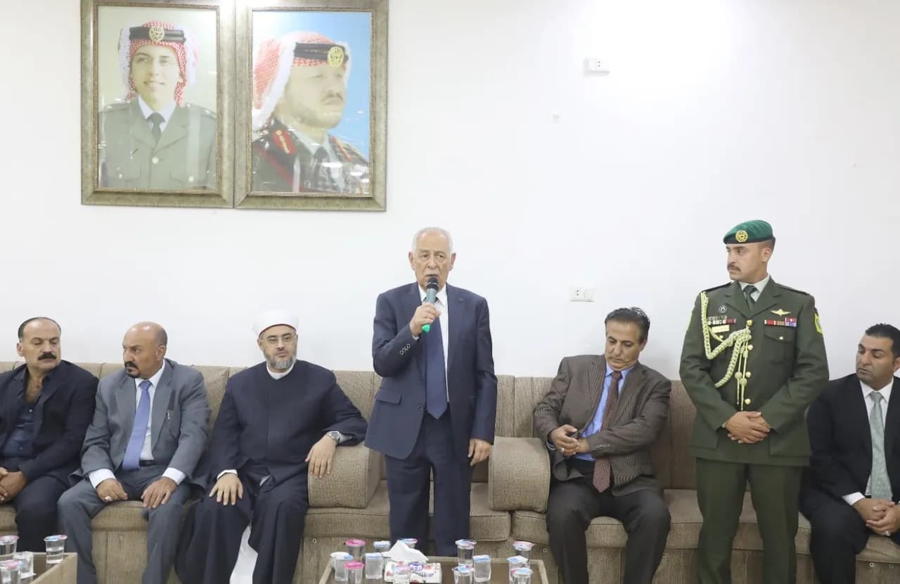 العيسوي ينقل تعازي الملك وولي العهد لعشيرة العياصرة بوفاة نبيل أمين