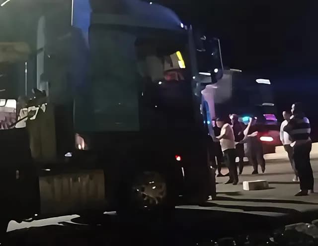 مصرع سيدتين وإصابة طفل في دهس على الطريق الصحراوي بمعان