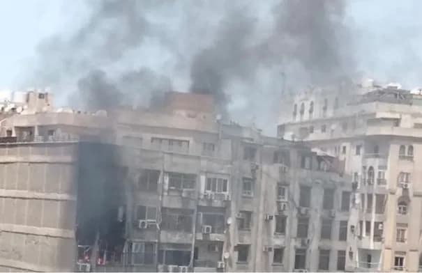 حريق في عمارة سكنية بشارع فيصل في الجيزة