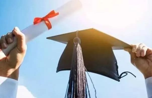 الشرطة المجتمعية تدعو للاحتفال الآمن مع بدء تخرج الجامعات واقتراب نتائج التوجيهي