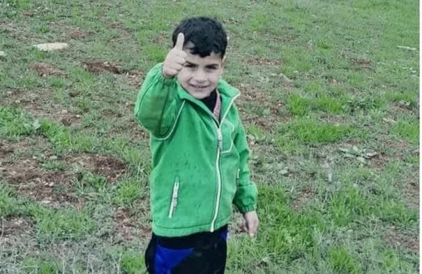 والد الطفل أمير يروي تفاصيل سقوط نجله في منهل صرف صحي مكشوف بالرمثا