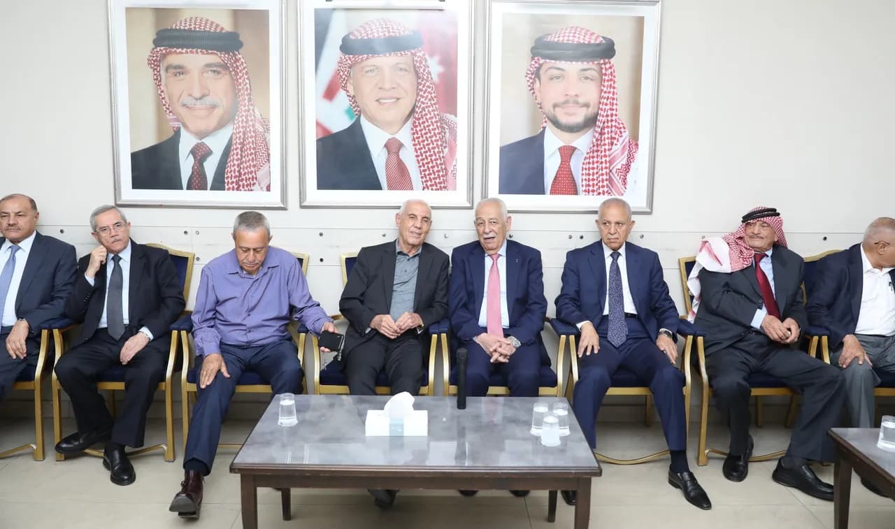 العيسوي يعزي عشيرتي الزريقات والسماوي مندوبًا عن الملك وولي العهد