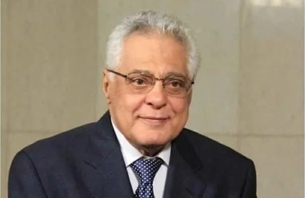 توفيق عبد الحميد ينفي شائعة وفاته ويتوعد مروجيها قانونيًا