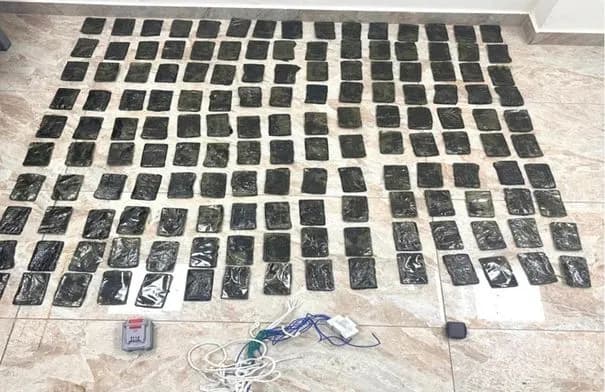 المنطقة العسكرية الجنوبية تسقط بالونًا محملاً بالمخدرات قرب الحدود