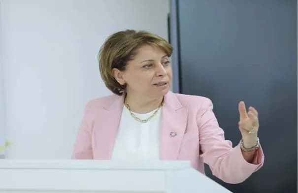 البلبيسي: الذكاء الاصطناعي يعيد تشكيل العمل الحكومي ويستلزم تأهيل الموظفين