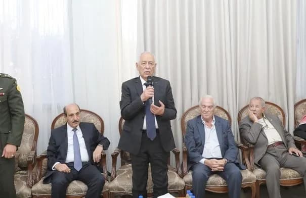 العيسوي ينقل تعازي الملك وولي العهد لعائلتي عساف والطويل