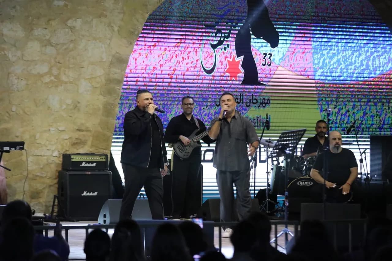 مروان الشامي يختتم أمسية مهرجان الفحيص الـ33 بحضور جماهيري واسع