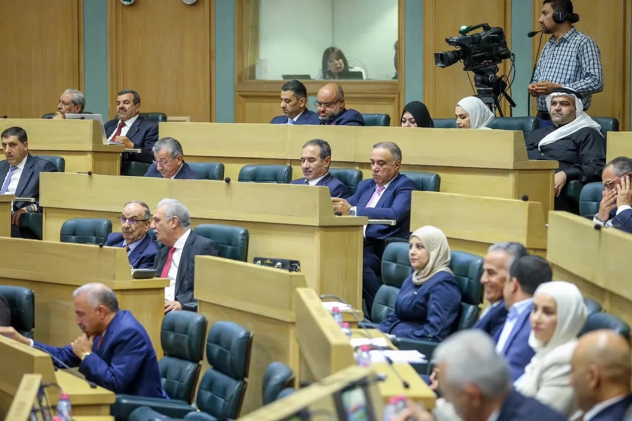 مطالب نيابية بتحويل بلديات إربد والزرقاء والسلط إلى أمانات