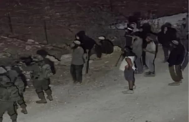 إصابة 4 فلسطينيين برصاص الاحتلال خلال هجوم مستوطنين على المغير