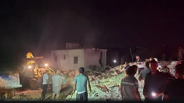 انفجار مواد صيد الأسماك في منزل بريف إدلب يودي بحياة 3 مدنيين