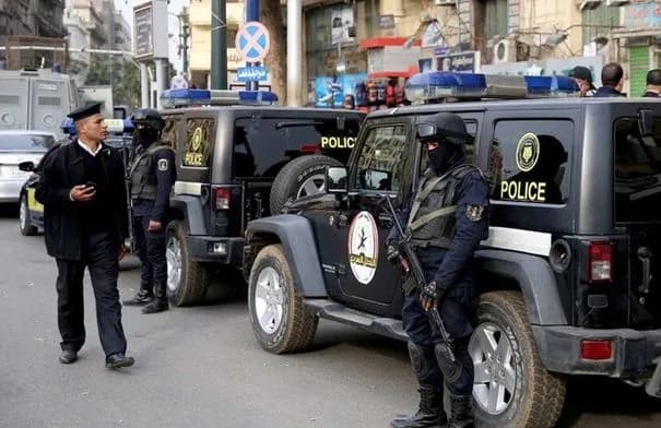 مصرع رجل أعمال مصري برصاصة طائشة من سلاح عبثت به حفيدته في القاهرة
