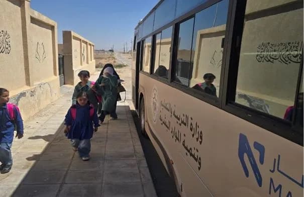 إطلاق مشروع النقل المدرسي الآمن والمجاني في القطرانة كمرحلة أولى