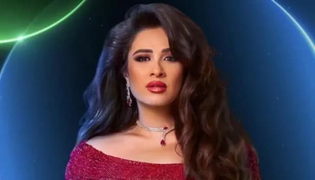 ياسمين عبد العزيز تثير الجدل بصورة مع أنس بوخش.. هل تجمعهما علاقة عاطفية؟