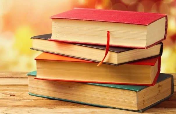 مدرسة خاصة تمنع الكتب المستعملة وتُلزم ولي أمر بشراء نسخ جديدة