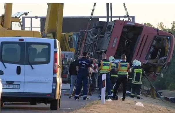 مصرع 12 شخصًا في انقلاب حافلة بولندية بالمجَر