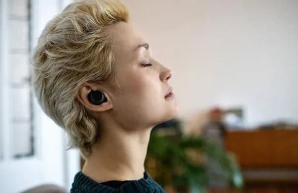 سامسونج تحوّل سماعات Galaxy Buds إلى أجهزة مساعدة لضعاف السمع