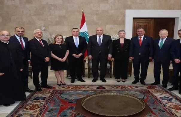 الرئيس اللبناني يشيد بعمق العلاقات مع الأردن ويثمن دعم الملك