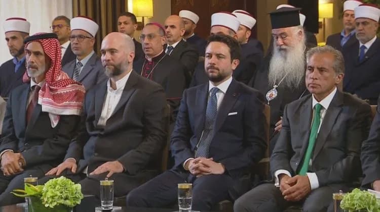 ولي العهد يحضر فعالية المولد النبوي في قصر الحسينية