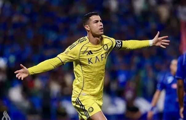 رونالدو يلمح إلى اعتزاله في 2026 ويخطط لحياته بعد الملاعب