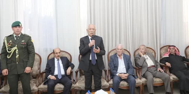 العيسوي ينقل تعازي الملك وولي العهد لعائلتي عساف والطويل