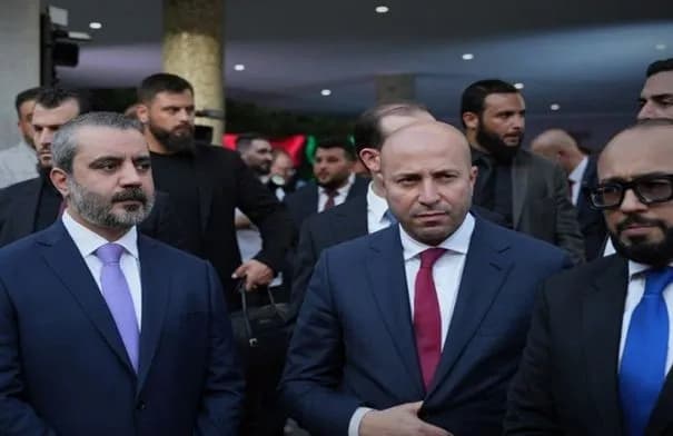 بعد 14 عامًا من الإغلاق.. سوريا تعيد فتح سفارتها في طرابلس