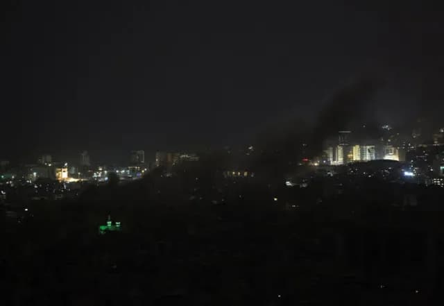 غارات مجهولة فجر الثلاثاء تستهدف مطار أبو الظهور العسكري في ريف إدلب