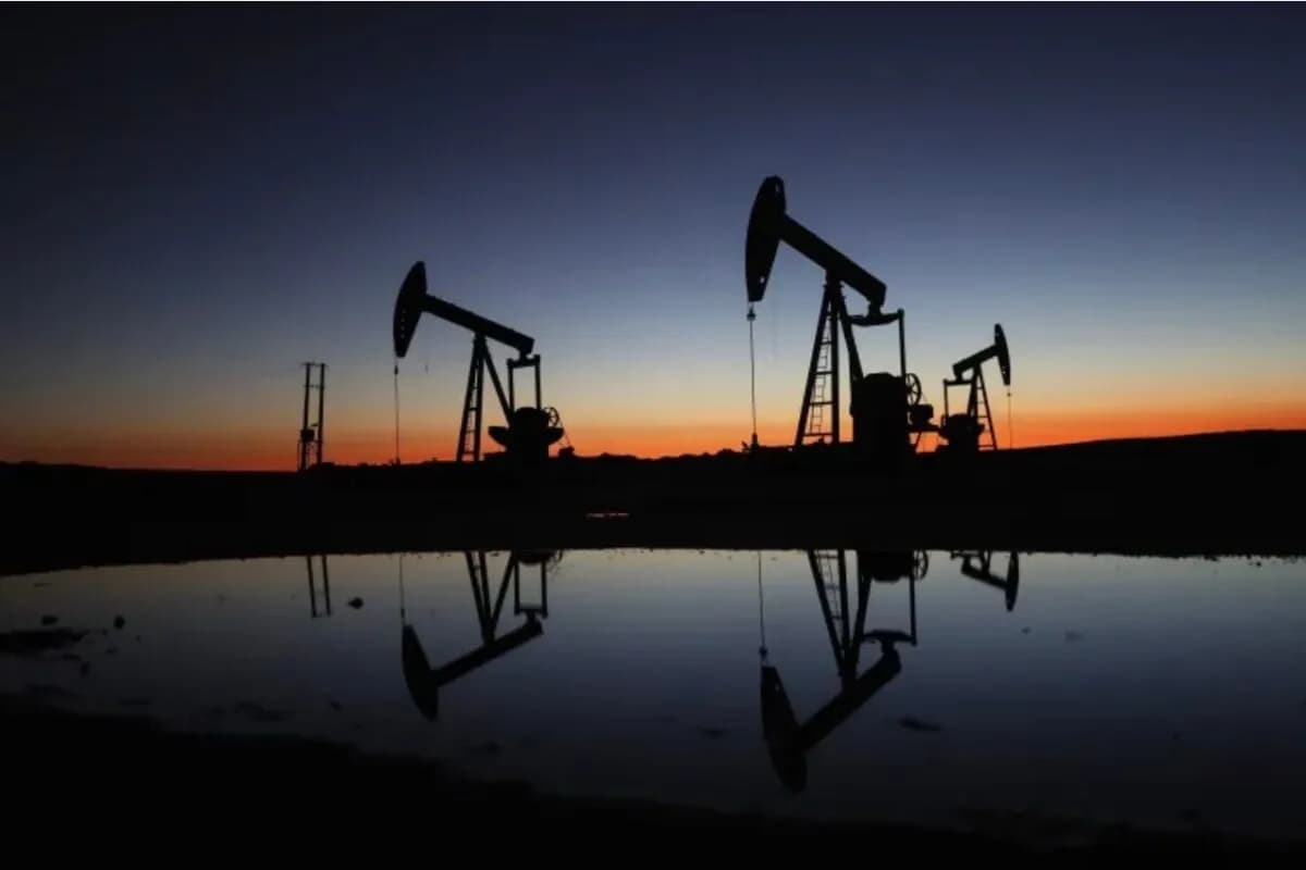 تراجع النفط: برنت يهبط دون 100 دولار والخام الأميركي يخسر 5%