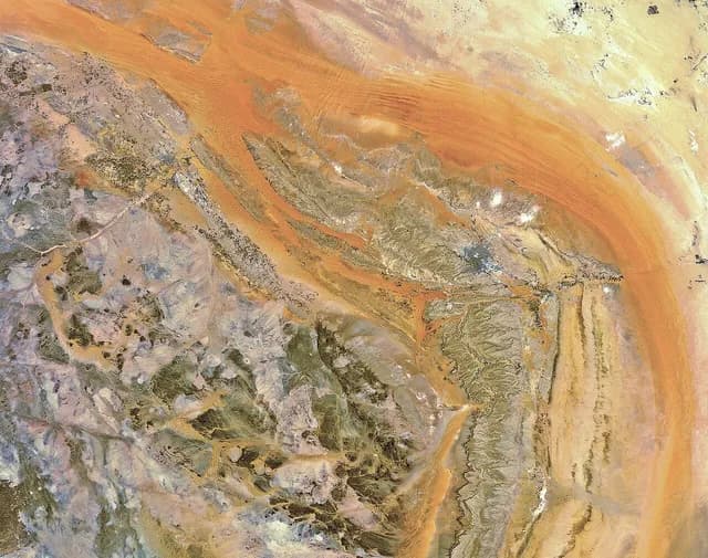 الدفاع المدني السعودي يعلن زوال الخطر عن الرياض والأمم المتحدة توثق ضحايا مدنيين في اليمن