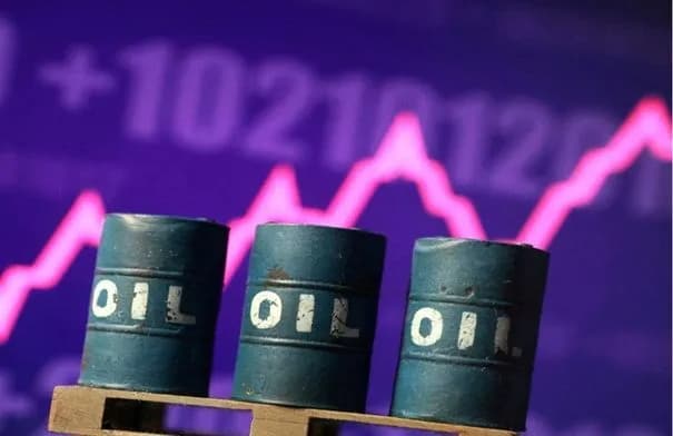 العراق يزيد صادراته النفطية إلى أكثر من 3 ملايين برميل يومياً