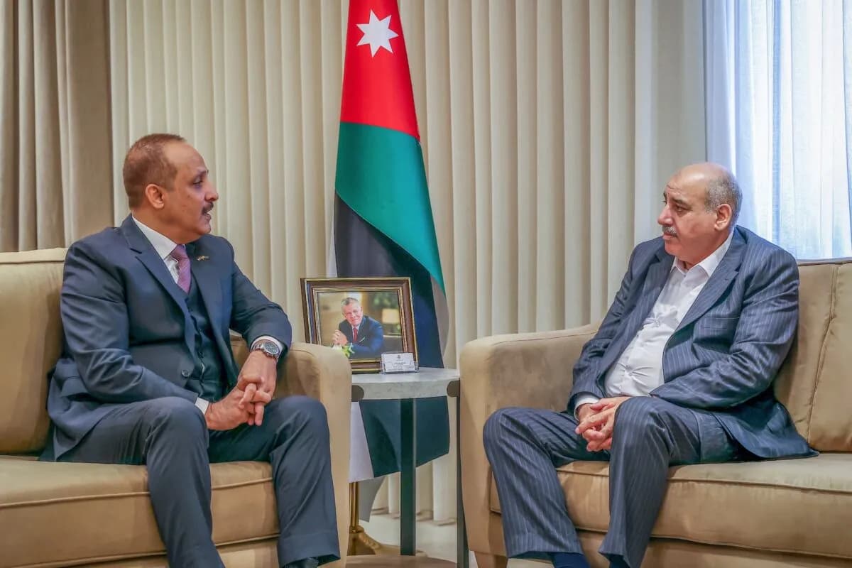 القاضي والسفير الباكستاني يبحثان تعزيز التعاون البرلماني بين البلدين