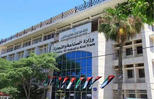 الصناعة والتجارة تعيد طرح عطاء لشراء 100 أو 120 ألف طن قمح