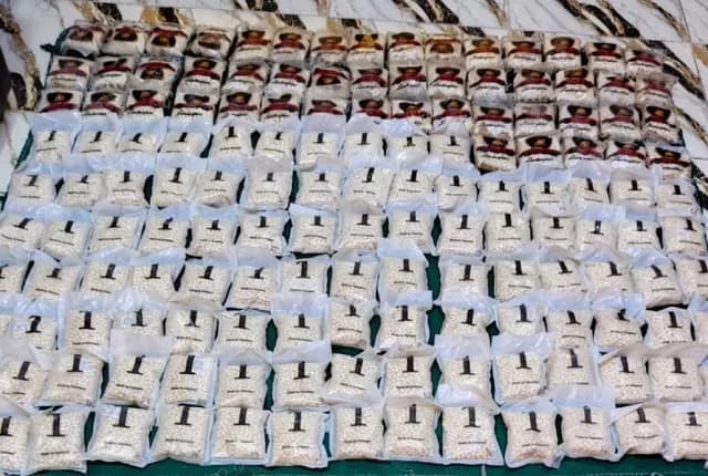 المنطقة العسكرية الشرقية تُسقط بالونات محملة بالمخدرات