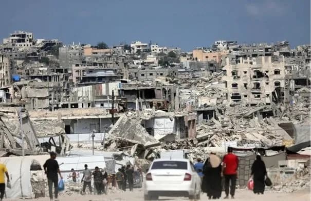 غزة: انتشال 55 جثمانًا من ركام منزل عائلة ملكة في حي الزيتون