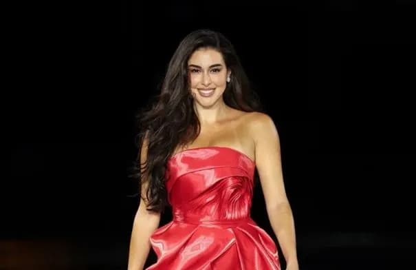 ياسمين صبري تخطف الأنظار في عرض L’Oréal Paris بباريس