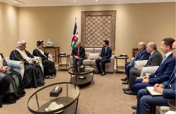 الملك عبدالله الثاني يستقبل رئيس مجلس الشورى العماني والوفد المرافق