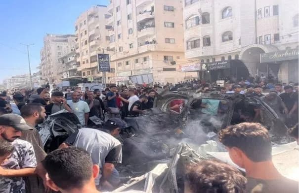 شهيدان وإصابات بقصف إسرائيلي لمركبة في تل الهوا جنوب غزة