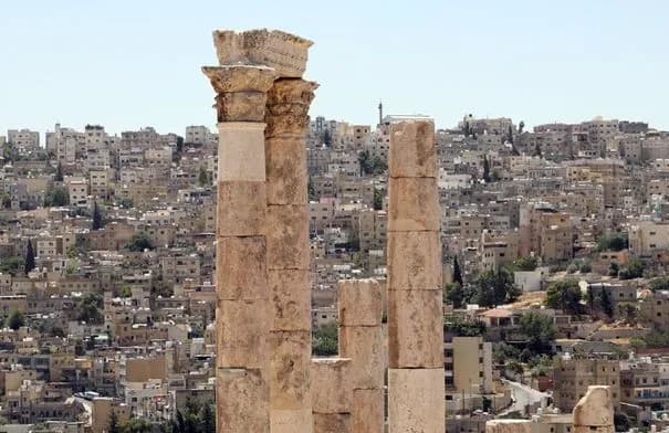 طقس معتدل الخميس وحرارة مرتفعة في الأغوار والبحر الميت والعقبة