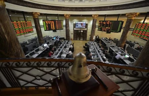 البورصة المصرية تفقد 42.4 مليار جنيه في جلسة الأحد