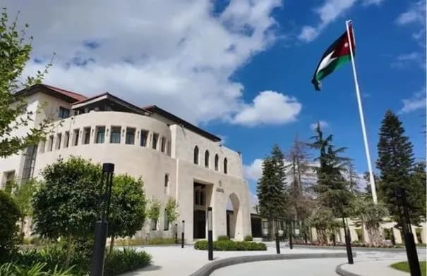 مجلس الوزراء يقرر حل مجالس إدارة غرف التجارة اعتبارًا من 27 أيلول