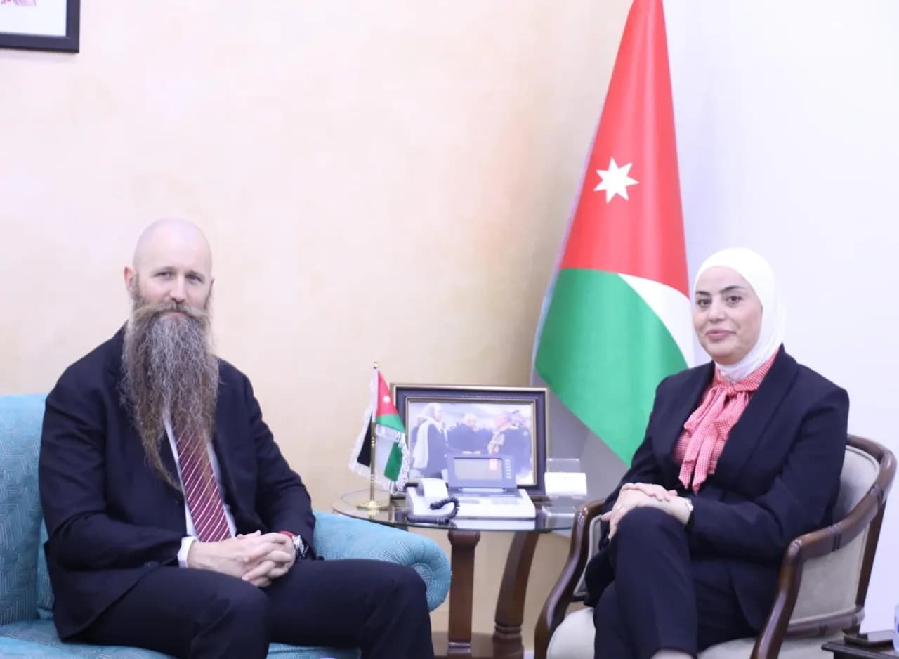 بني مصطفى تبحث مع السفير الأميركي تعزيز التعاون في التنمية الاجتماعية