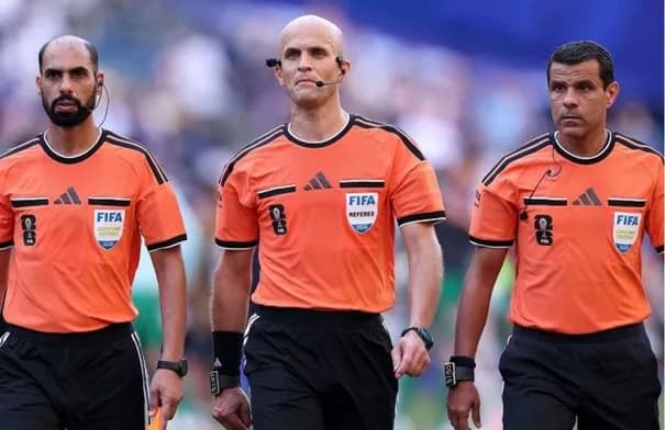 طاقم تحكيمي أردني بقيادة المخادمة يدير مباريات كأس آسيا 2027