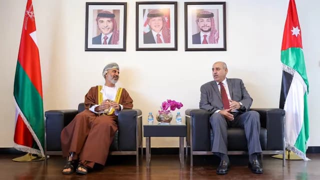 القاضي والمعولي يبحثان تعزيز التعاون البرلماني الأردني العُماني