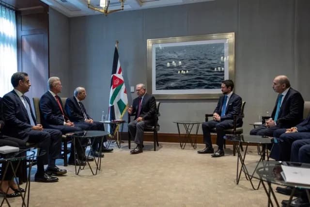 الملك عبدالله الثاني يبحث مع رئيس الوزراء اللبناني دعم الجيش اللبناني في نيويورك