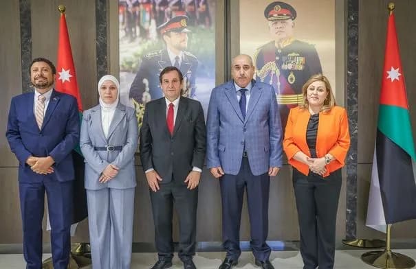 رئيس مجلس النواب يبحث مع السفير التشيلي تعزيز التعاون البرلماني