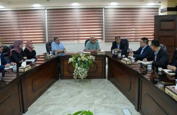 بلدية إربد تبحث مع شركة يوتونغ الصينية فرص الاستثمار في النقل الحضري