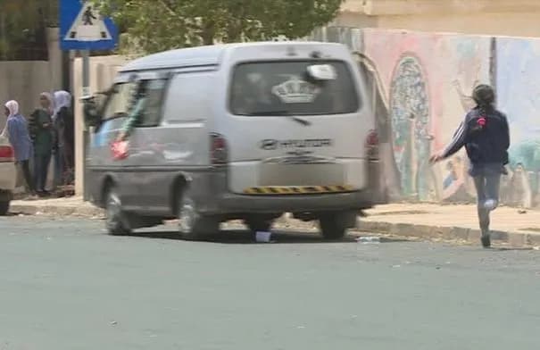 لجنة نيابية تستدعي وزيري التربية والنقل لبحث نقل الطلبة