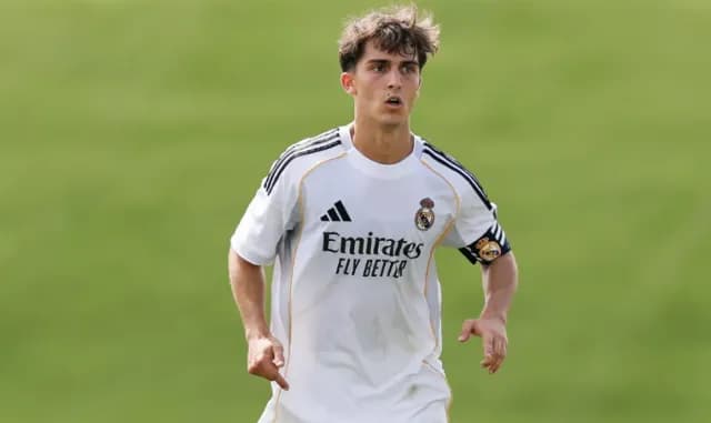 ريال مدريد يعلن انتقال مانويل أنخيل إلى فولهام الإنجليزي