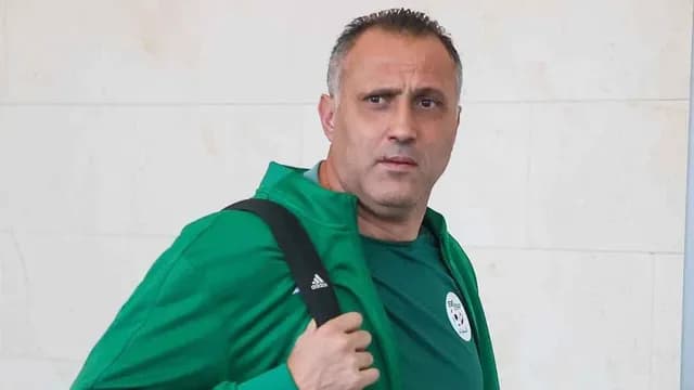 حمداني مدربًا جديدًا لمنتخب الجزائر خلفًا لبيتكوفيتش